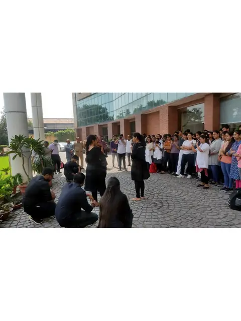 Anti-ragging skit by interns, photo 5