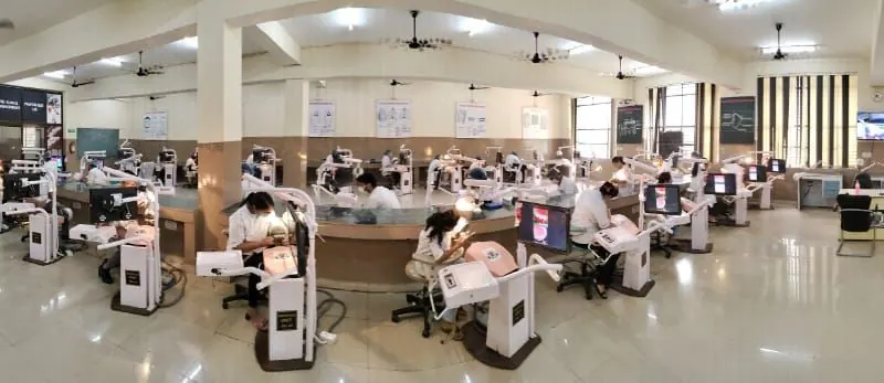 Pre-clinical phantom head laboratory, Undergraduate section (BDS), Department of Conservative Dentistry & Endodontics, Inderprastha Dental College