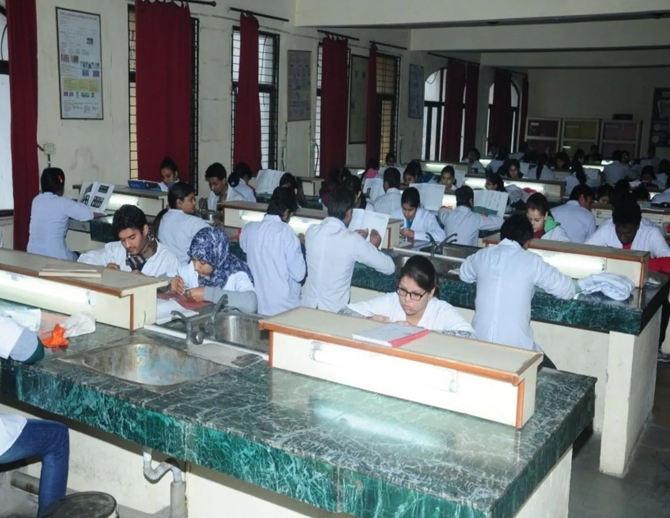 Dental anatomy, histology and oral pathology laboratory, Department of Oral Pathology & Microbiology, Inderprastha Dental College