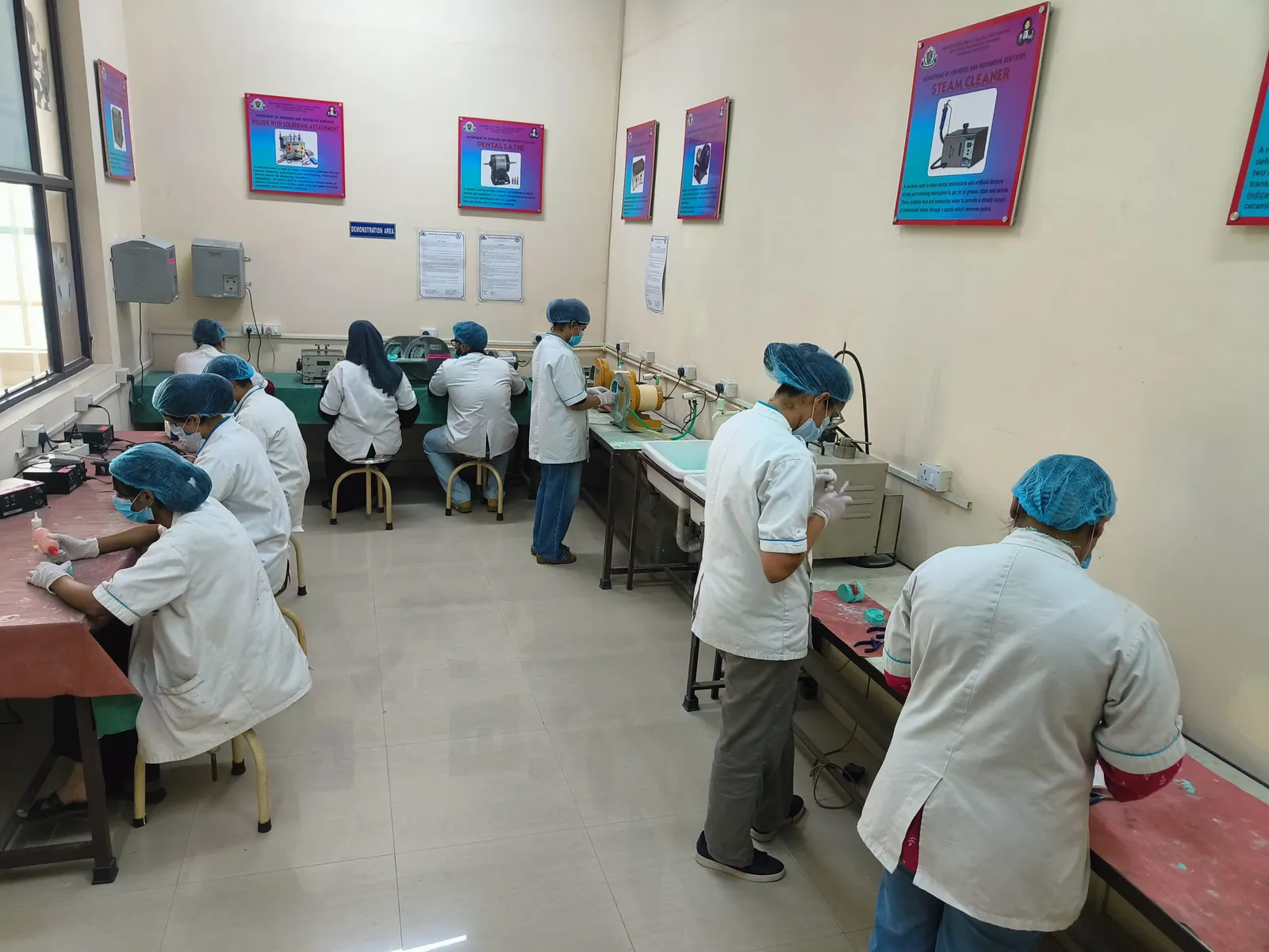 Laboratory, Undergraduate section (BDS), Department of Paedodontics & Preventive Dentistry, Inderprastha Dental College