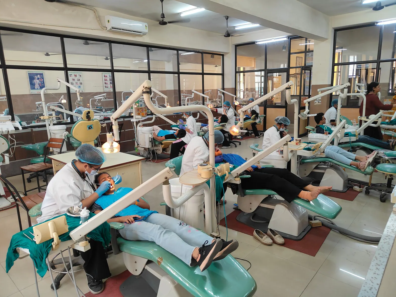 Undergraduate clinic, Department of Periodontology, Inderprastha Dental College